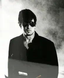 Фотография с автографом актёра Сильвестра Сталлоне Фотография с автографом актёра Сильвестра Сталлоне