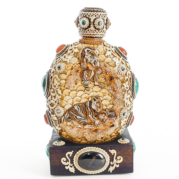 Фляжка "Тигр" с подставкой (береста, малахит)