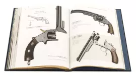 Книга в кожаном переплёте "Оружие российского флота"