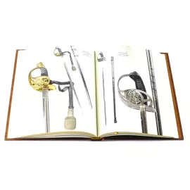 Книга в кожаном переплёте "Оружейные реликвии дома Романовых"