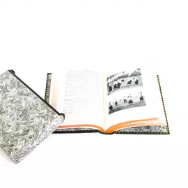 Книга в кожаном переплёте "Спорт во всех видах"