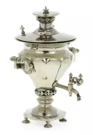 Набор мини самоваров из мельхиора в деревянной шкатулке