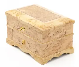 Шкатулка из карельской березы