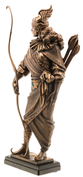 The author's bronze sculpture "Fortune"