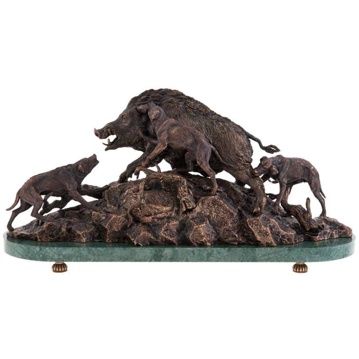 The author's bronze sculpture "Wild Boar Hunting"