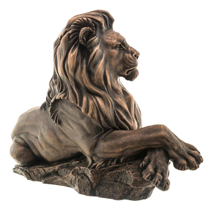 The author's bronze sculpture "Lion"