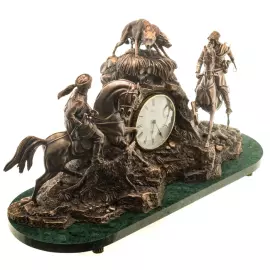Авторские каминные часы из бронзы "Охота на волков"