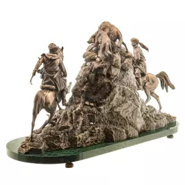 Авторские каминные часы из бронзы "Охота на волков"