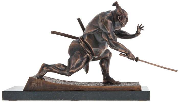 The author's bronze sculpture "Fighters with swords"