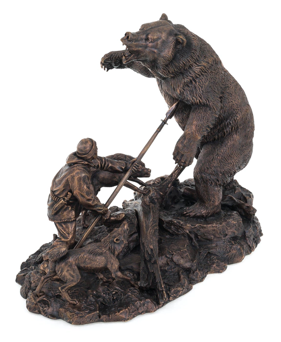 The author's bronze sculpture "Bear Hunting"