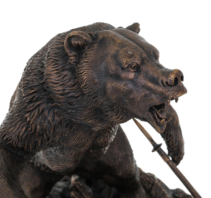 The author's bronze sculpture "Bear Hunting"