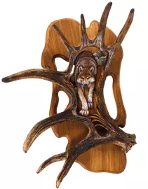 Панно из рога лося "Волк"