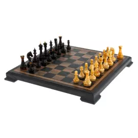 Шахматы из мореного дуба и янтаря "Древние"