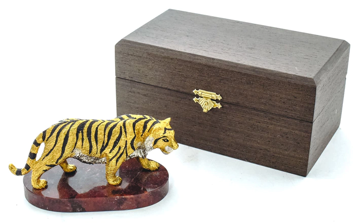 Tiger on a small stand (jasper)