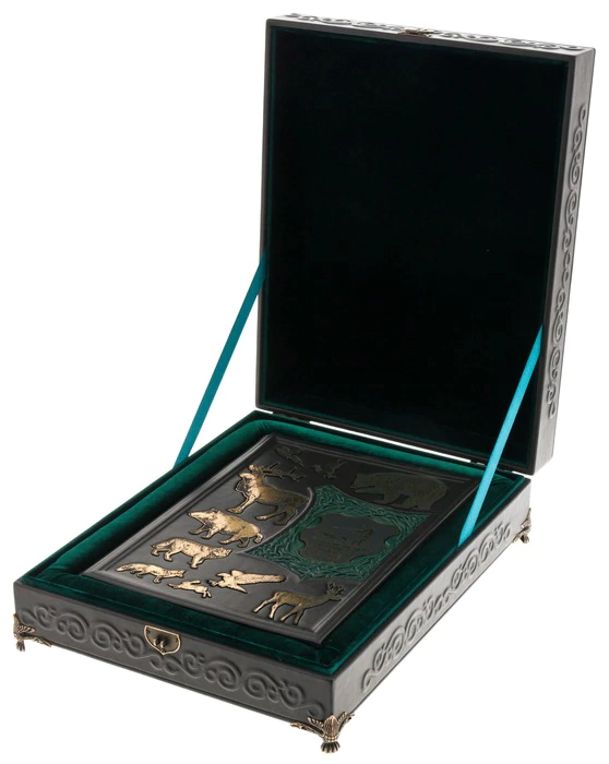 Gift book with inserts "Russian hunting" (in a box)
