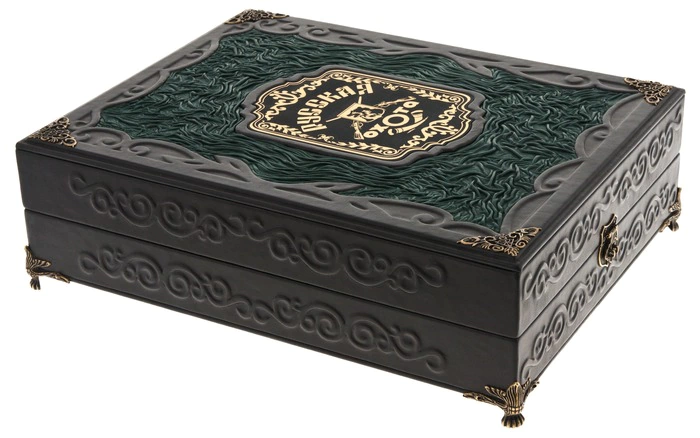 Gift book with inserts "Russian hunting" (in a box)