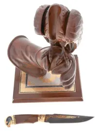 Нож с подставкой "Сокол на руке" Златоуст