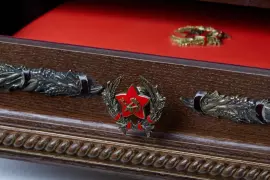 Книга в коробе с моделями техники и фигурками военнослужащих "100 лет Красной армии"