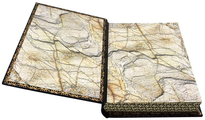 Leather-bound gift book "The Master and Margarita"