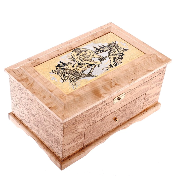 A set for cleaning weapons "Fight of tigers and a bear" (a casket made of Karelian birch)