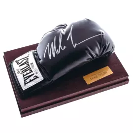 Боксерская перчатка с автографом Майка Тайсона (черная)