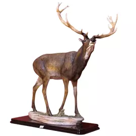 Скульптура "Олень"