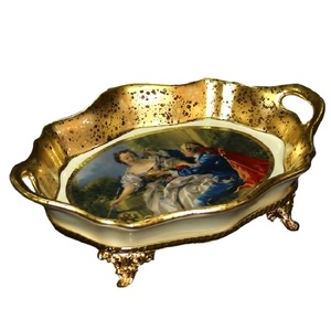 Boucher dish on legs