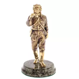 Статуэтка из бронзы "Танкист" змеевик