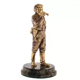 Статуэтка из бронзы "Танкист" змеевик
