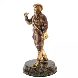 Статуэтка из бронзы "Танкист" змеевик