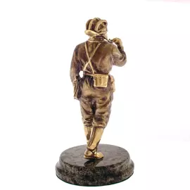 Статуэтка из бронзы "Танкист" змеевик