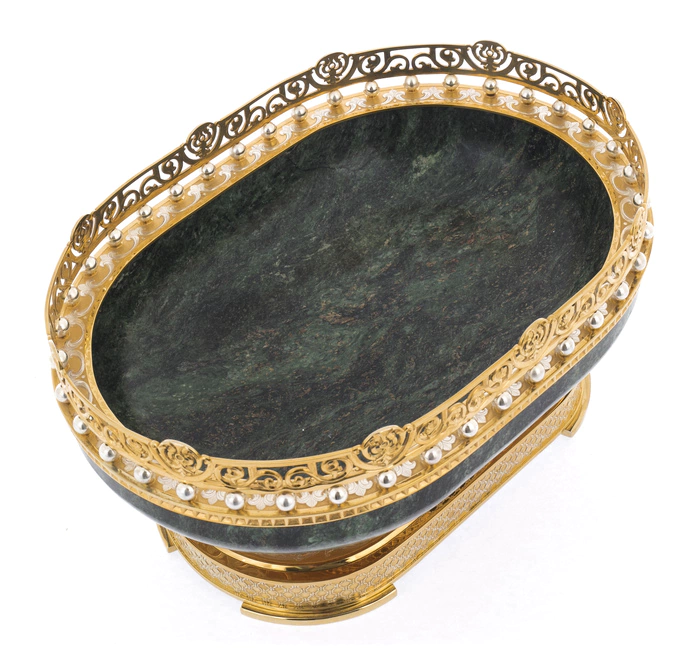 Table vase with green serpentine, Zlatoust