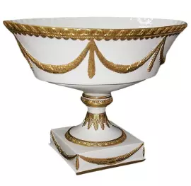 Кубок с золотой матовой отделкой