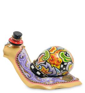 The statuette "Snail Anton" is small