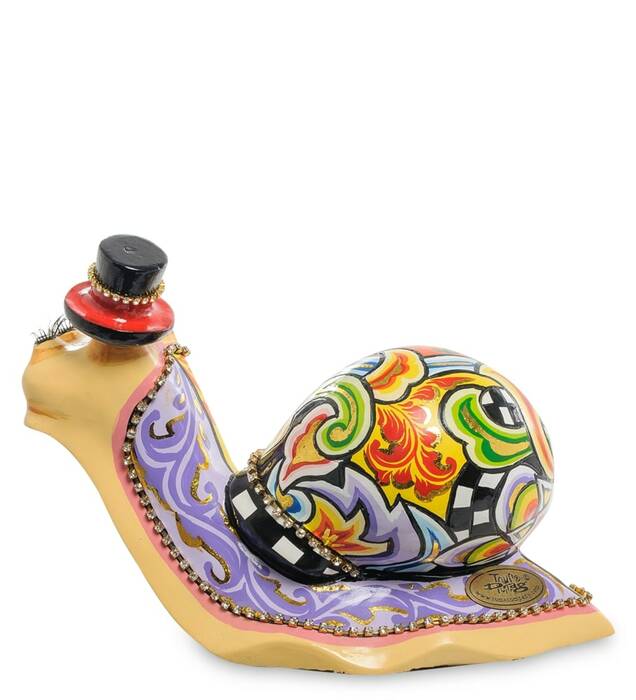 The statuette "Snail Anton" is small