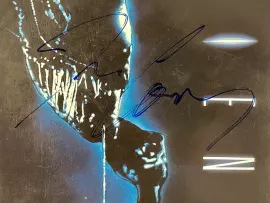 DVD-диск "Чужие" с автографом. Джеймс Кэмерон