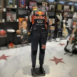 Личный гоночный костюм с автографом Даниила Квята