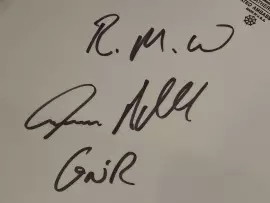 Барабан с автографом. Стивен Адлер (Guns N’ Roses)