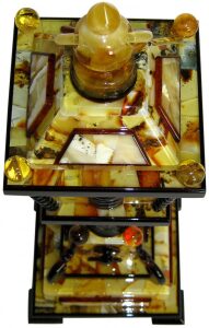 Amber table clock "London"