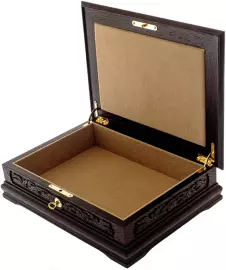 Шкатулка с янтарем "Столица" мореный дуб