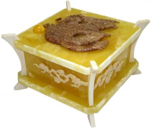 The box made of amber "Dragon"