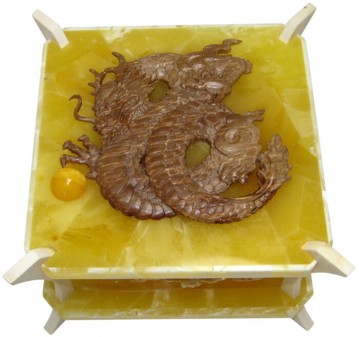 The box made of amber "Dragon"