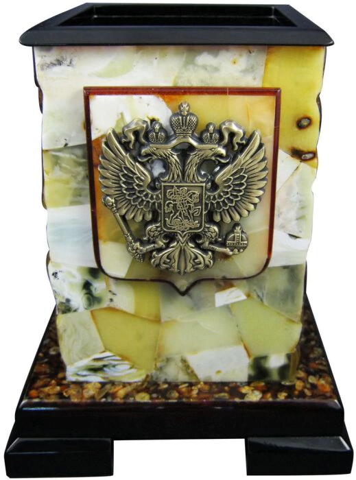 Янтарная карандашница с гербом