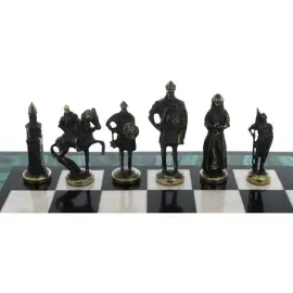 Шахматы из кахолонга, долерита и малахита "Витязи" Шахматы из кахолонга, долерита и малахита "Витязи"