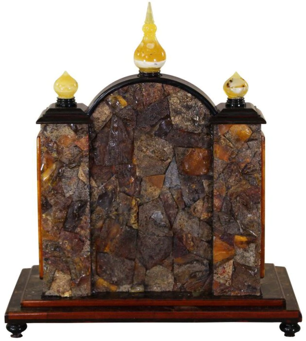 Amber table clock with handle