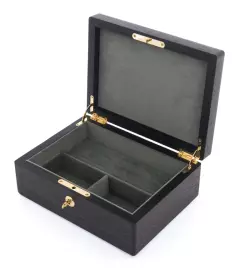 Шкатулка из мореного дуба "Лето"