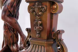 Часы из бука "Девушка с книгой" золото, перламутр