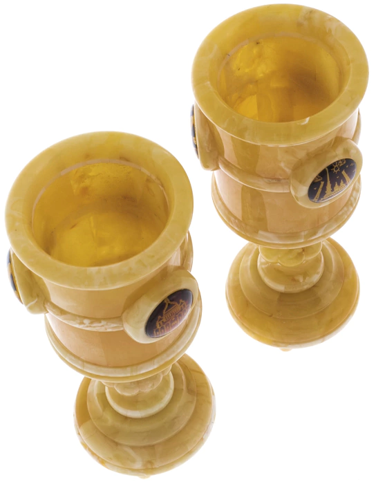 Set of amber cups "Two capitals"