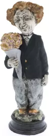 Статуэтка фарфоровая "Еврей с цветами"