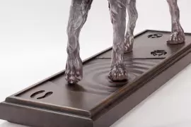 Статуэтка из бука "Волк" на подставке